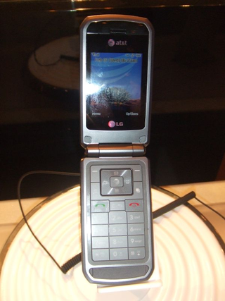 Illustration for article titled LG's Trax Phone